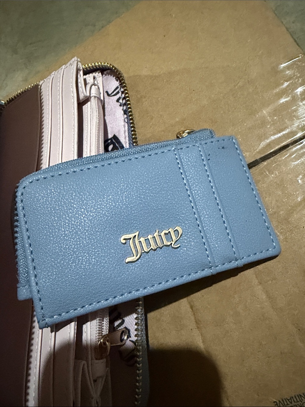 Juicy Couture Light Blue Logo Zip Around Wallet with Heart Charm - Picture 4 of 4